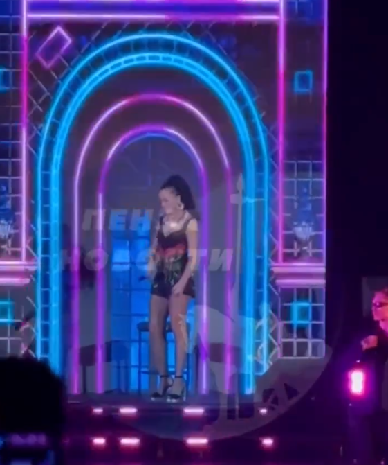 Зал в Пензе был полон, но концерт обернулся скандалом, когда зрители заметили проблемы с исполнением.