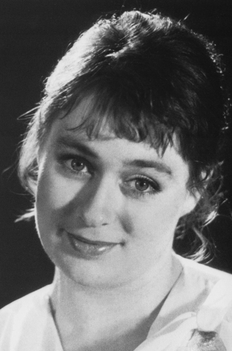 «Девочка-каучук» пережила измены и одиночество: как Мария Аронова 20 лет ждала брака, чтобы обрести счастье с Евгением Фоминым