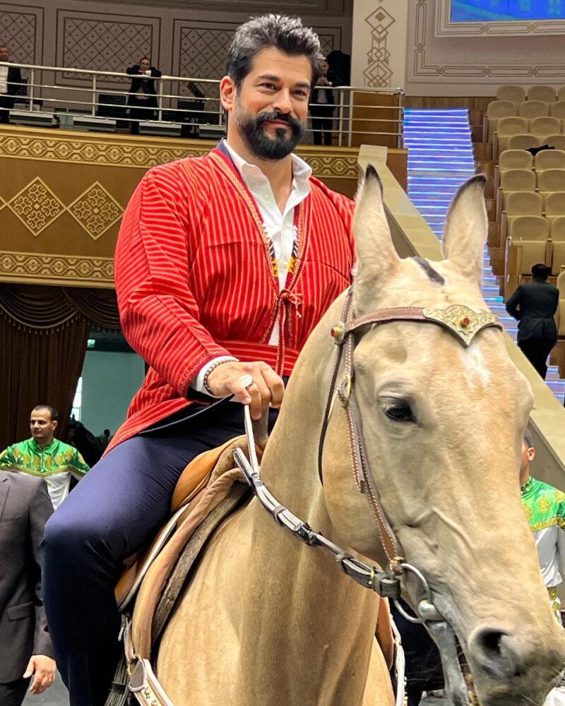 Сердцеед Бурак Озчивит: от бурных романов до тихой гавани с Фахрийе