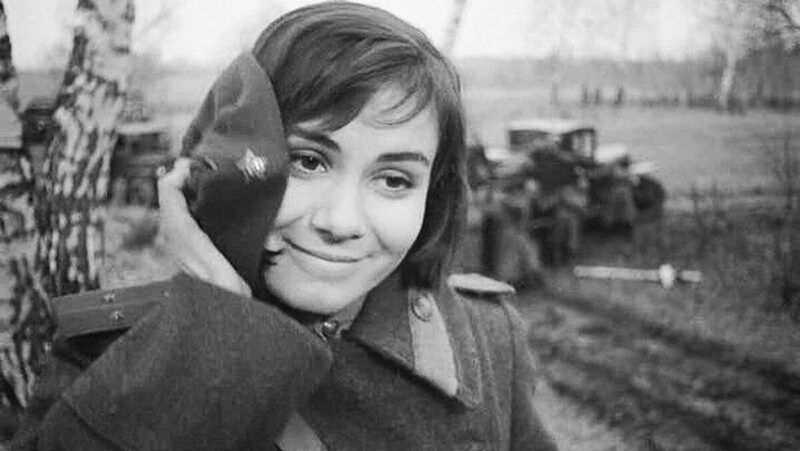 На съёмках «Иванова детства» с Андреем Тарковским, человеком, который увидел в ней нечто особенное.