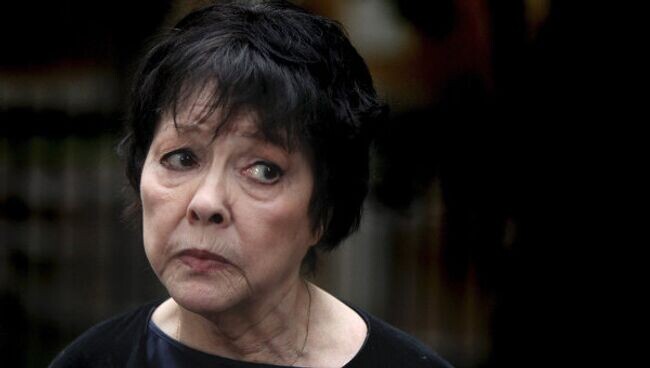 Елизавета Ахмадулина с дочерью, продолжая семейную линию и традиции.