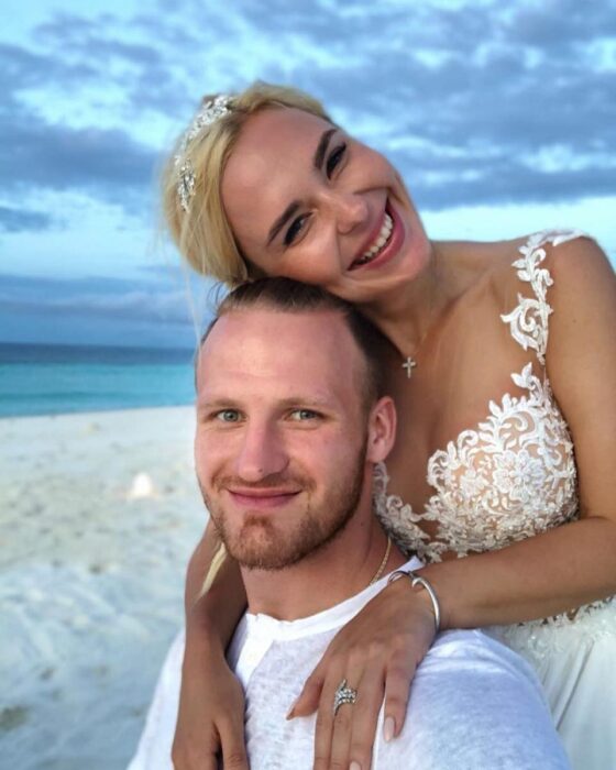 «Ускакавший принц» и «дырка в душе»: Как Пелагея пережила два развода и почему судится за дочь до сих пор