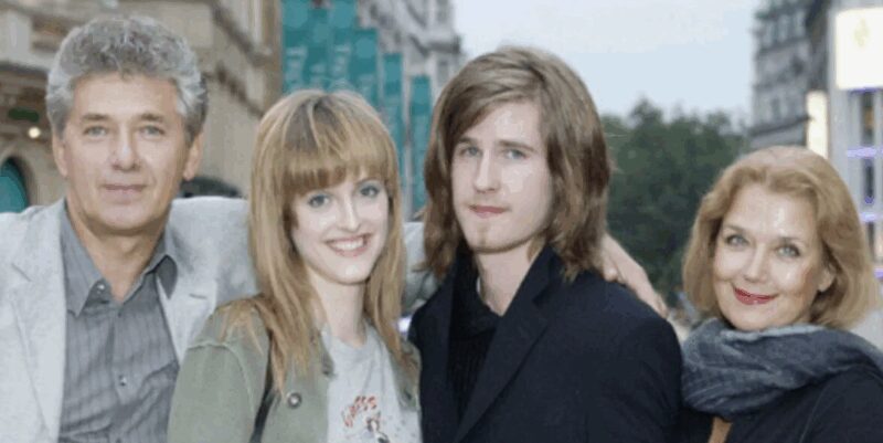 Анастасия Мартынова, дочь Сергея, получившая творческое образование.