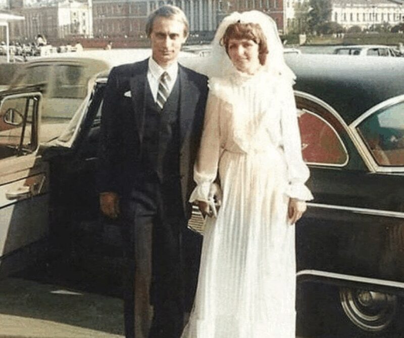 Молодые Владимир и Людмила Путины.