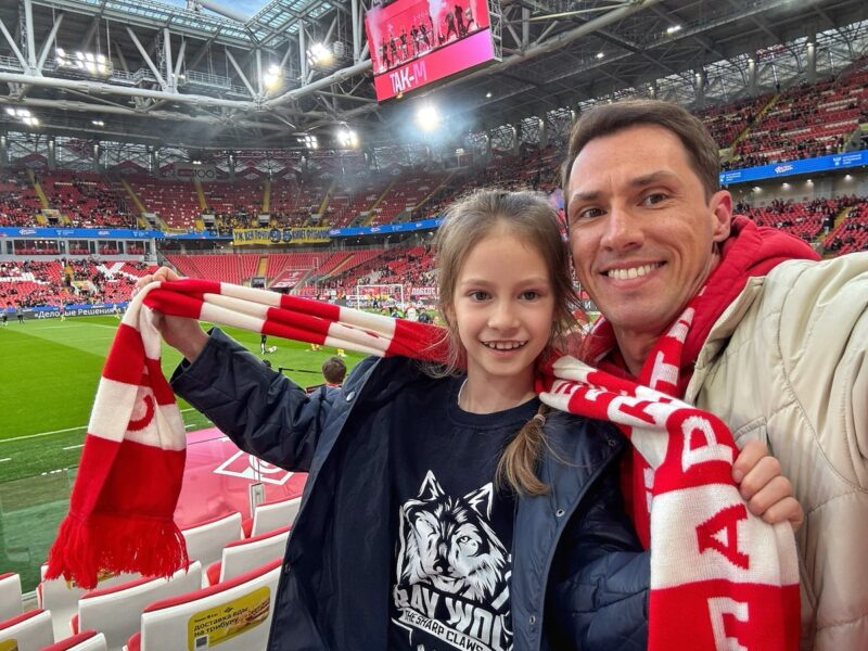 Семейный портрет: Тимур Еремеев с женой Ольгой и дочерью Никой