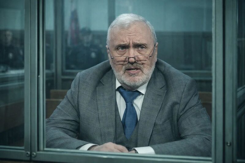 Пять чиновников за два года: От «правой руки» министра до генерала армии: «Как 4,3 миллиарда рублей оказались у их семей?»