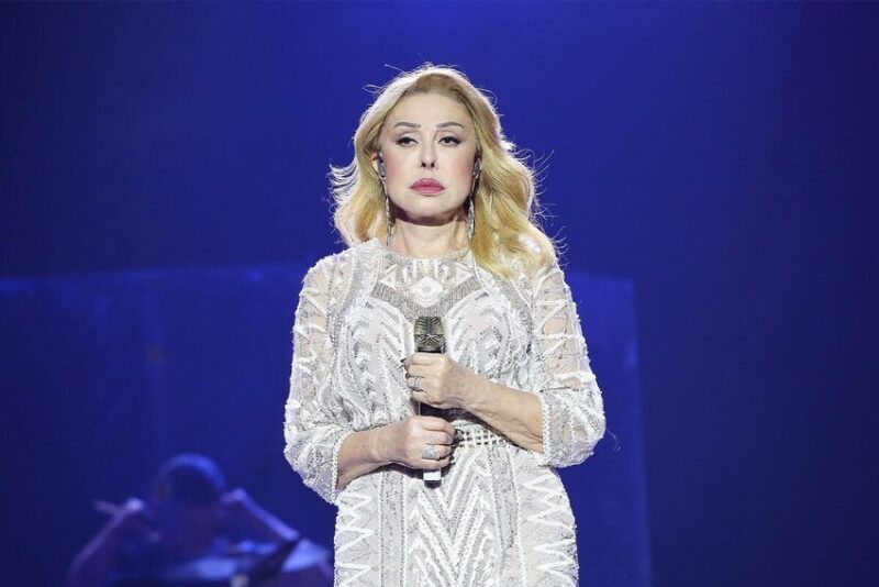 Любовь Успенская на концерте. Фото: zhizn.ru