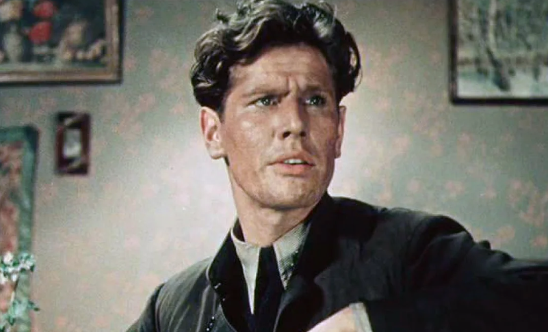 Детдом вместо семьи, но всенародная любовь: как 8 звёзд, от 22-летней Дианы Анкудиновой до 89-летнего Геннадия Юхтина, изменили свою судьбу