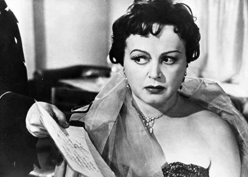 Пощечина Берии, любовь в ГУЛАГе: за что расплатилась Окуневская?