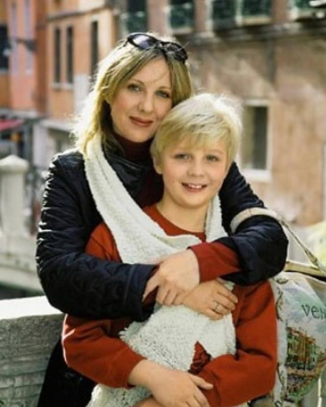 Елена Яковлева с маленьким сыном Денисом