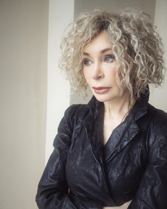 Клятва кровью и 4 тайных романа: 74-летняя Васильева призналась, почему «достойных мужчин не оказалось»