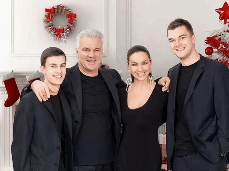 Анатолий Котенёв продолжает активно работать в киноиндустрии.