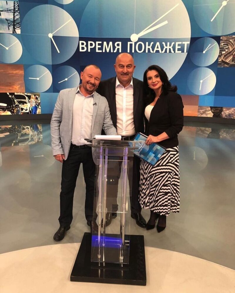 На экране Артём Григорьевич часто предстаёт эмоциональным и резким.