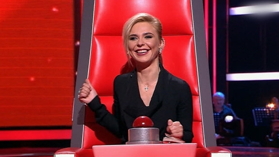 «Ускакавший принц» и «дырка в душе»: Как Пелагея пережила два развода и почему судится за дочь до сих пор