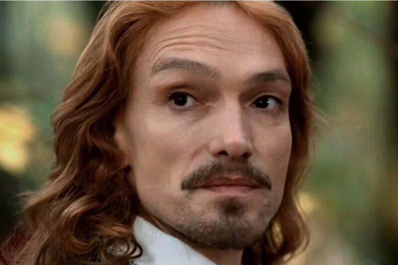 Молодой Андрей Дубовский, выпускник ГИТИСа, делающий первые шаги в искусстве.