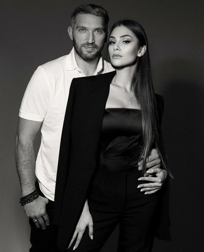 Вера Глаголева на свадьбе своей младшей дочери.