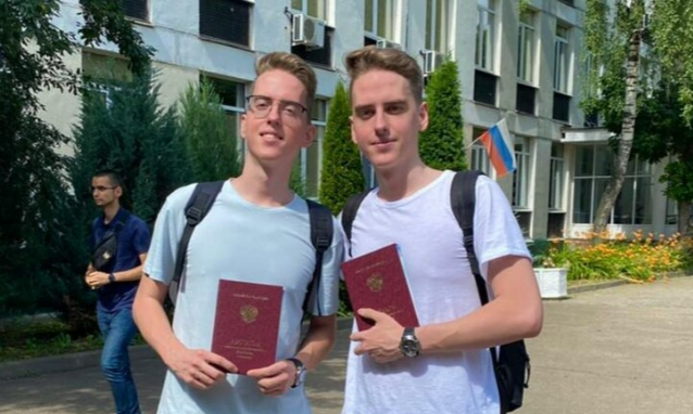 Близнецы Володя и Юра, не признанные биологическим отцом.