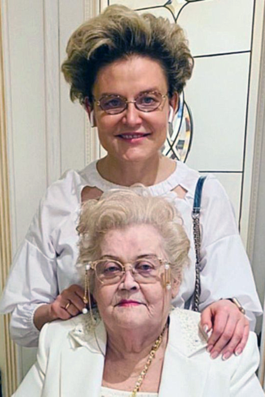 65 лет на страже здоровья, но «мой ребенок — идиот»: Как Елена Малышева стала «главным телеврачом» страны, но так и не убедила хейтеров в своей правоте.