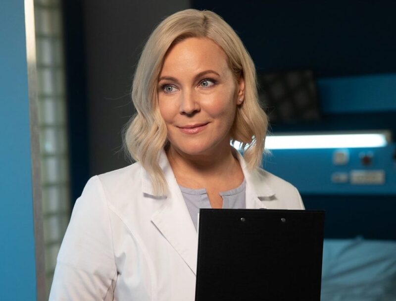 После 14 лет брака она «потеряла веру в любовь»: Мария Куликова в 48 лет тайно вышла замуж за коллегу, который подарил ей новое счастье