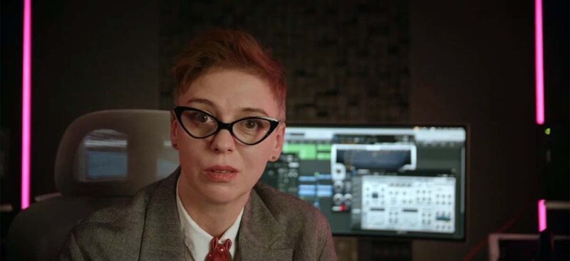 Новый образ Нелли Уваровой, смелый и неожиданный.