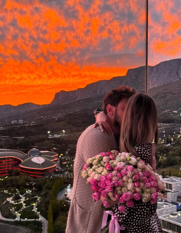 После болезненного развода и борьбы за детей: 37-летняя Агата Муцениеце обрела счастье с 42-летним Петром Дрангой: «Ты — мой лучший спектакль»