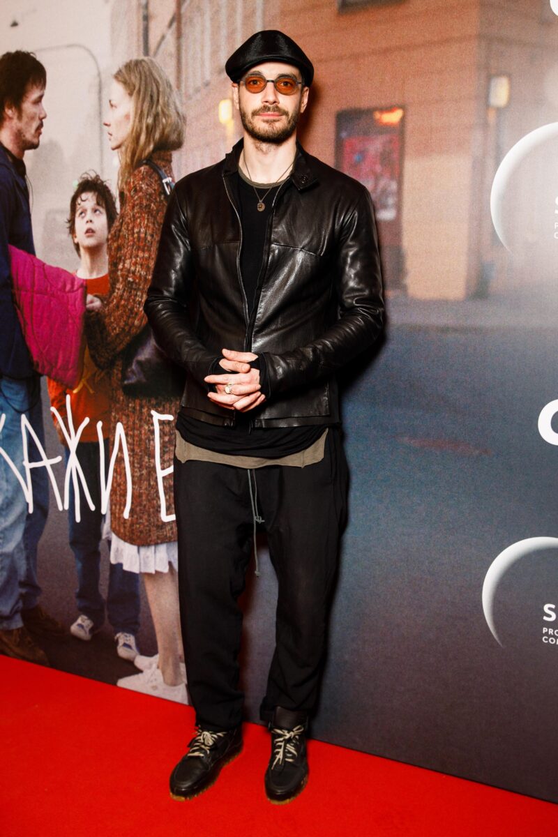 16 лет в крепком браке: что скрывает самый загадочный актер России?