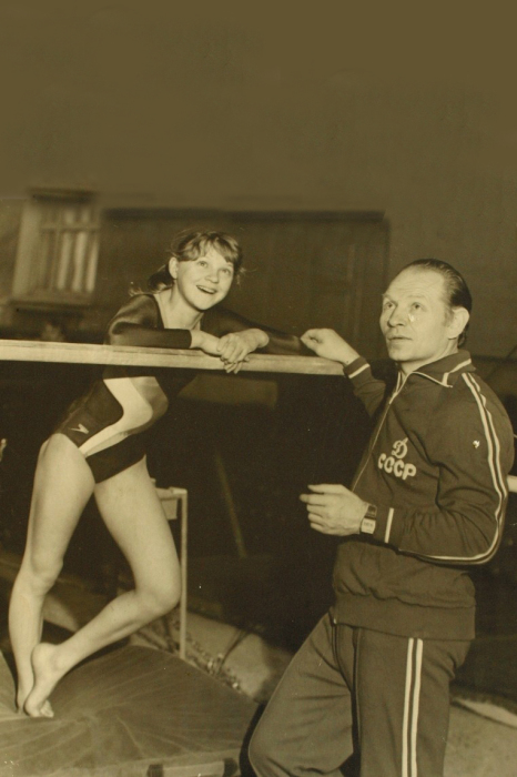 Золото Олимпиады в 15 лет и горький финал : Елена Наймушина: как чемпионка потеряла всё к 52 годам