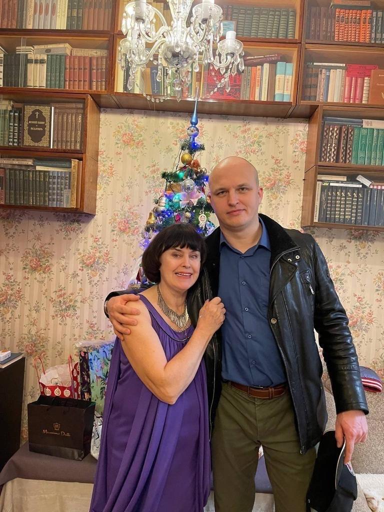 80-летняя звезда ТВ: как Алла Данько трижды «обжигалась» в браке, а сын пережил «солнечного» ребенка и два развода