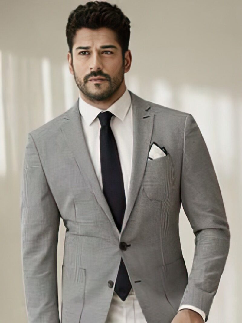 Странный выбор: почему 40-летняя Ксения Собчак «вела себя как влюбленная девочка» перед Бураком Озчивитом, а фанаты в ярости от 6-минутного интервью