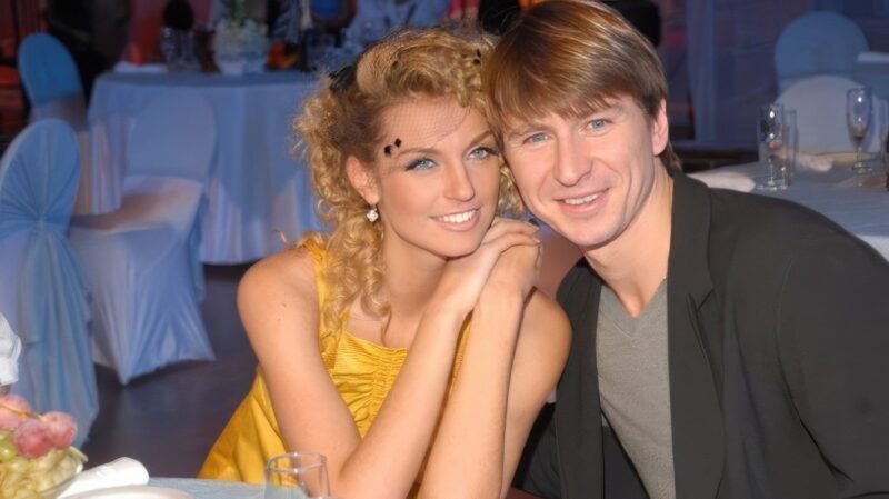 Сегодня Алексей Ягудин — любящий муж и отец, нашедший баланс между карьерой и личной жизнью.