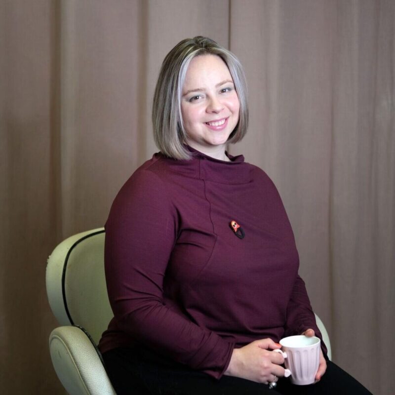 Звезда с синими глазами, чья улыбка скрывала годы отчаяния и борьбы: Дмитрий Харатьян — «Либо я, либо бутылка» — как ультиматум жены изменил жизнь «гардемарина» в 65 лет и почему распалась дружба с Жигуновым.