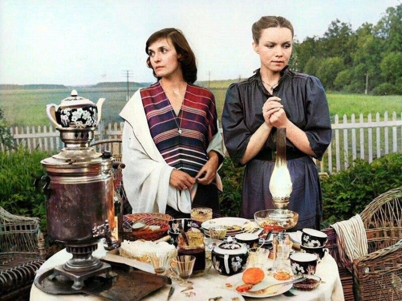 «На все воля Божья!» : Как советская звезда Ольга Гобзева в 50 лет оставила кино, пережила два развода и борьбу за наследство