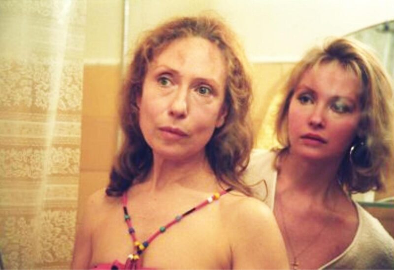 Ее героиня покорила сердца, но в жизни ждало забвение: как Светлана Рябова в 65 лет обрела «божий дар» в дочерях после предательства