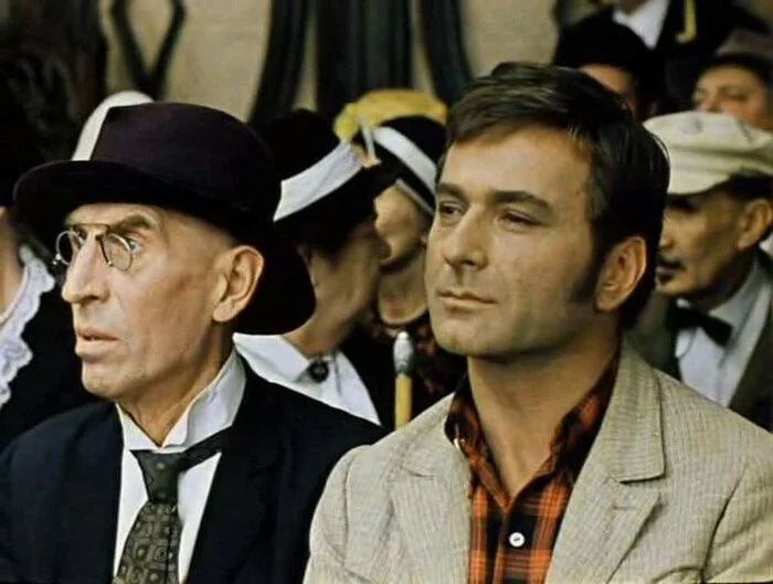 Блистательный дуэт Арчила Гомиашвили и Сергея Филиппова в легендарной комедии «12 стульев» (1971).