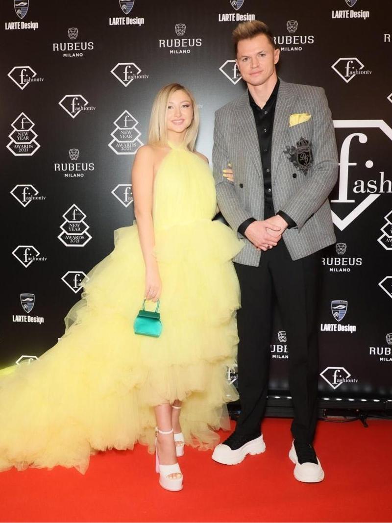 Она пришла в чужой дом, но построила свой рай: Анастасия Костенко: 32 года, 4 детей и «умею рожать» вопреки хейту