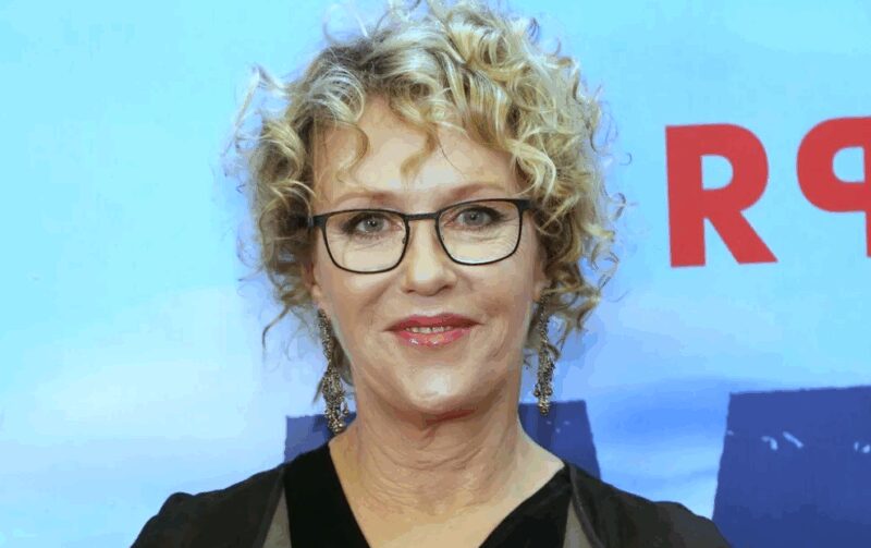 Ирина Розанова, несмотря на возраст, сохраняет своё обаяние.