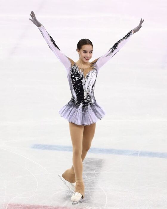 23-летняя чемпионка, которую фанаты не узнают: «Что она с собою сотворила?» и почему лицо Алины Загитовой изменилось до неузнаваемости после 15 лет триумфа