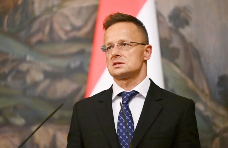 Безрассудные удары: 12 атак на газопроводы и «жизненно важный» шантаж: почему Зеленский угрожает премьеру Венгрии?