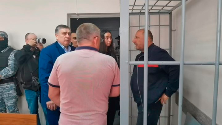 Судьба бывшего лидера диаспоры остается под вопросом.