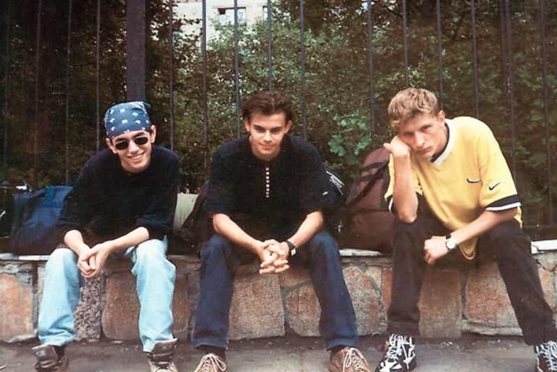 «Более отвратительной твари невозможно вообразить»: Как 47-летний Павел Воля из хулигана превратился в заботливого мужа и отца, но не изменил себе