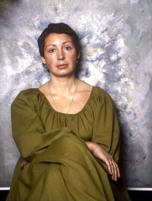 Клятва кровью и 4 тайных романа: 74-летняя Васильева призналась, почему «достойных мужчин не оказалось»