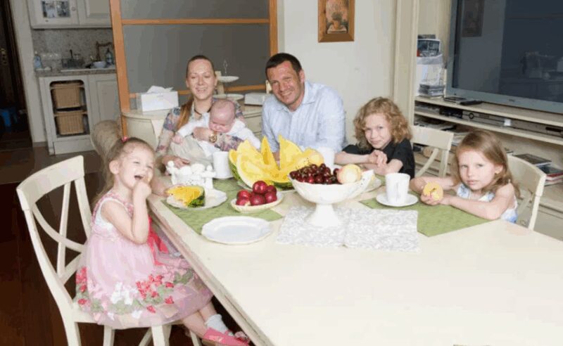 Владимир Соловьёв с третьей женой Эльгой Коклюшкиной.