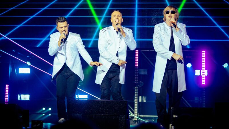 Культурный шок: «Патриотизм — это свобода», но почему «Иванушки» лишились «International», а SHAMAN остался при своём, пока MP3-плееры дорожают на 23%?