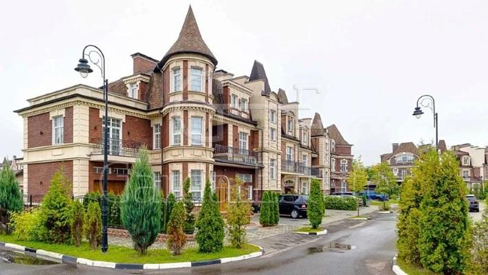 Шок: Лерчек осталась без дома после развода и раздела миллиардного состояния