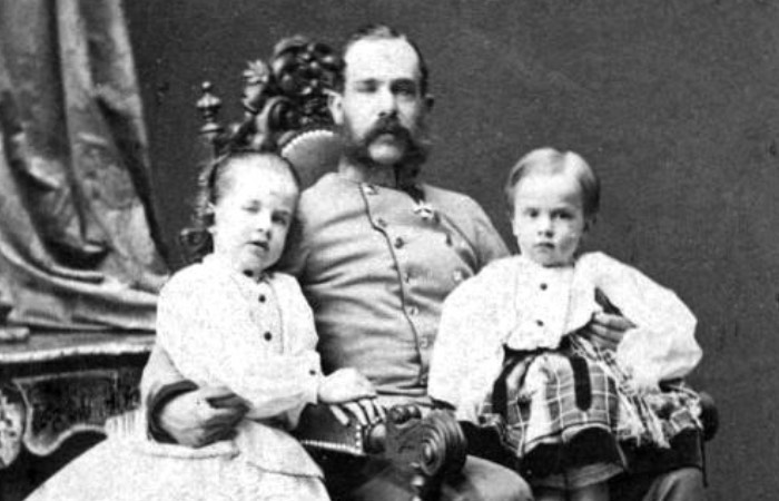 Нелюбимая дочь Сиси: Как Гизела, «посредственная» в глазах матери, обрела счастье и прожила 50 лет в браке