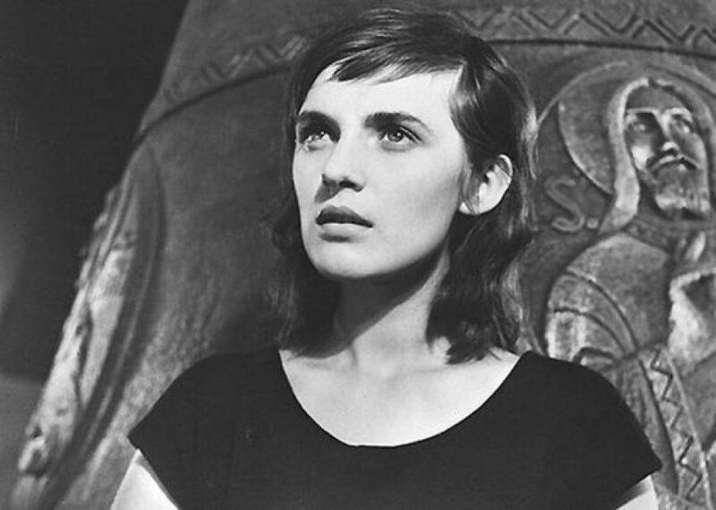 «На все воля Божья!» : Как советская звезда Ольга Гобзева в 50 лет оставила кино, пережила два развода и борьбу за наследство