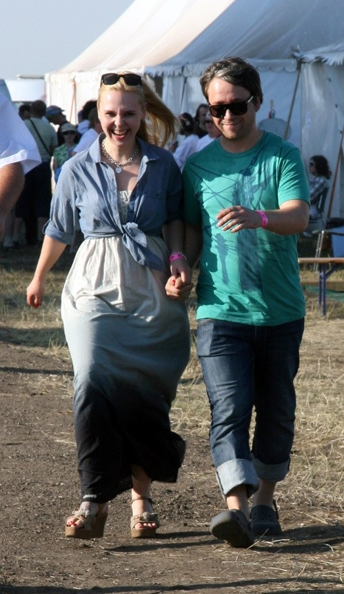 Молодые супруги, чья история любви оказалась скоротечной.