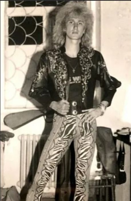 «Мне все равно, если умрете с голоду»: 65-летний кумир миллионов разорвал связь со старшей дочерью, но счастлив во втором браке