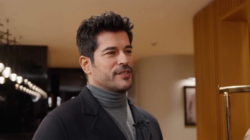 Странный выбор: почему 40-летняя Ксения Собчак «вела себя как влюбленная девочка» перед Бураком Озчивитом, а фанаты в ярости от 6-минутного интервью