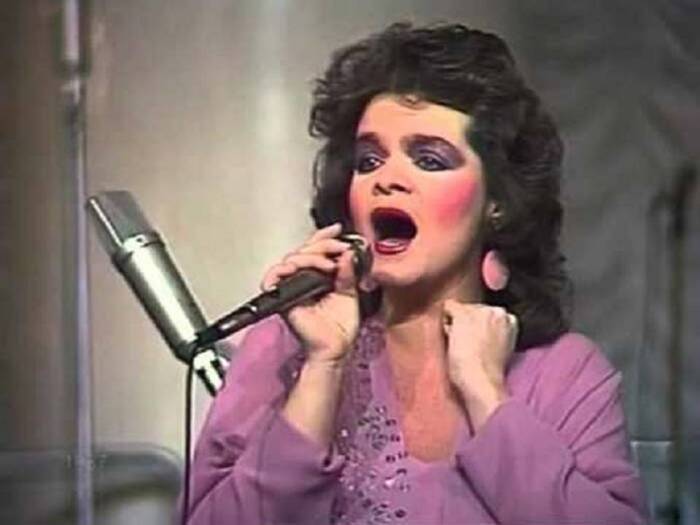 «Обыкновенная хамка» и отмена концертов: Почему 68-летняя Лариса Долина оказалась в центре грандиозного скандала с квартирой на 317 миллионов?